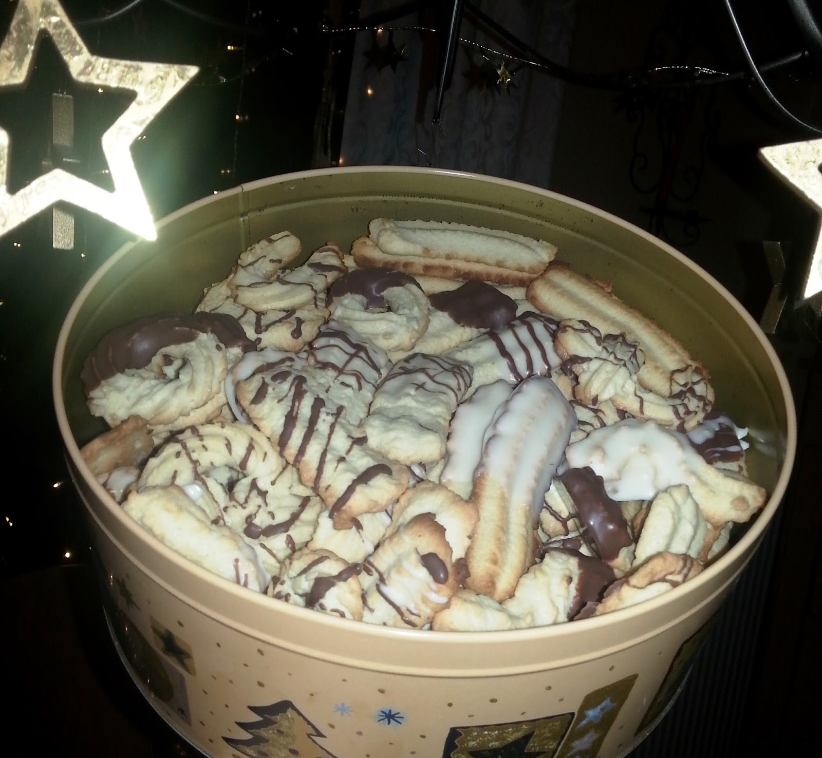 Sanna´s Hexenküche: Spritzgebäck (mit Mandeln) Sanna´s Hexenküche: Spritzgebäck (mit Mandeln)