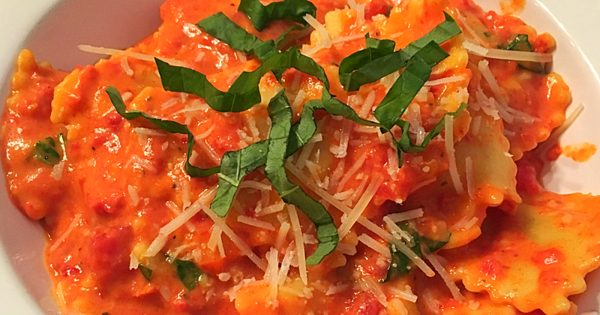 Ravioli with Creamy SunDried Tomatoes & Basil Sauce