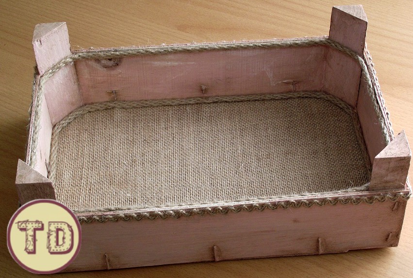 Caja de fresas decorada