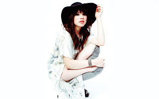 Carly Rae Jepsen with Hat HD Wallpaper