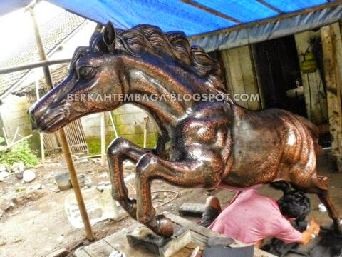 PEMESANAN PATUNG TEMBAGA, PEMESANAN PATUNG KUNINGAN, PATUNG PAHLAWAN, PATUNG TANGAN, PATUNG PERJUANGAN, PATUNG KUDA, PATUNG HEWAN, PATUNG PERJUANGAN, TUGU PATUNG