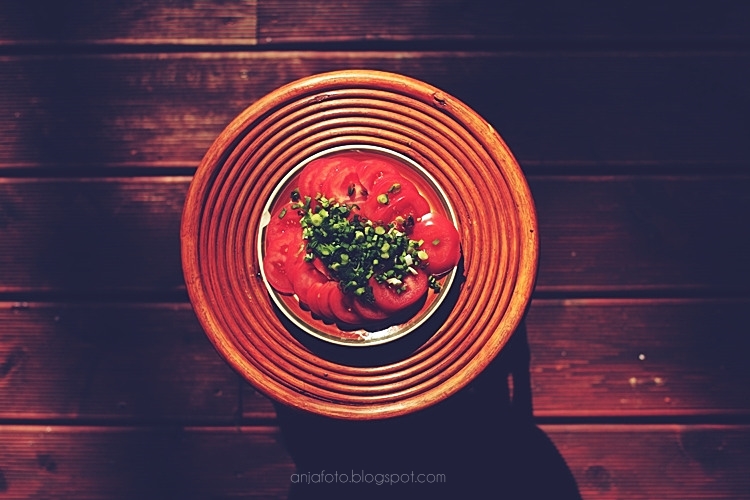 food photography, tomatoes, minimalism photography, simple life photo