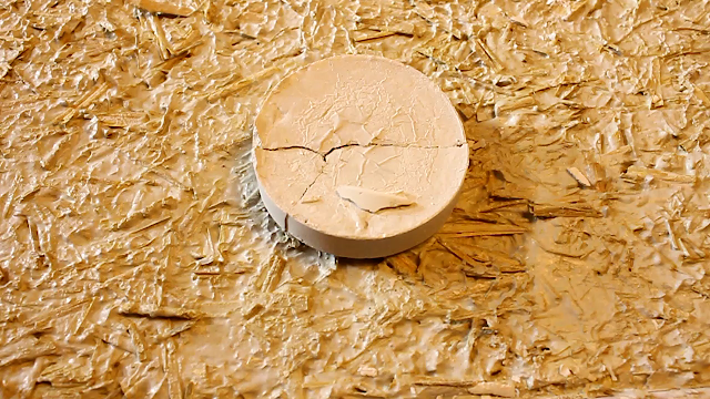 Golden strawcrete Strawcrete and plain lime comparison of colour