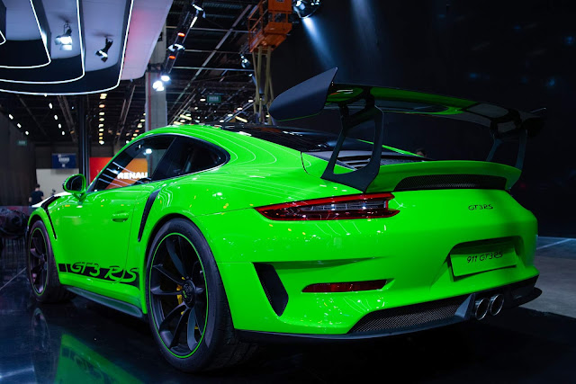 Porsche 911 GT3 RS chega ao Brasil por R$ 1,242 milhões