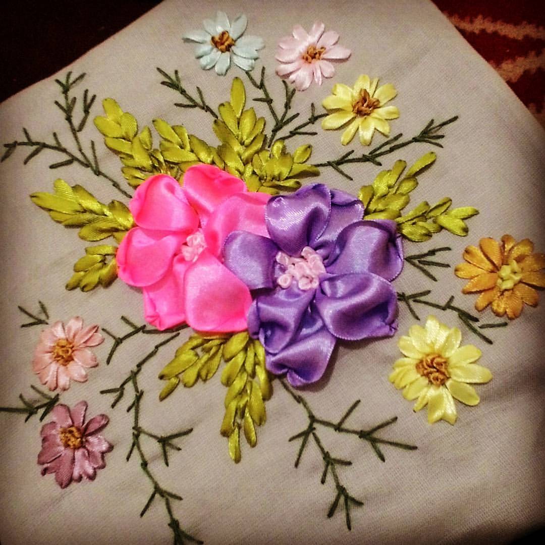 Menyulam untuk Dekorasi di Dinding, mengisi Akhir Pekan