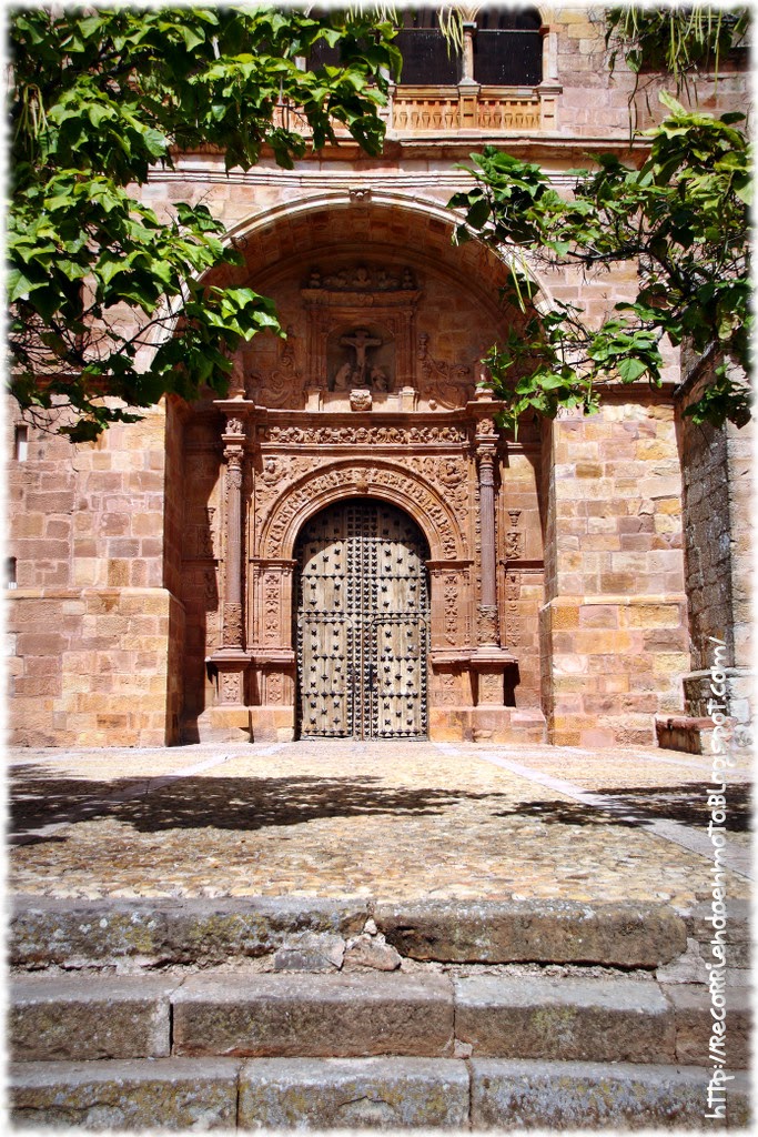 Portada Iglesia San Andrés, Villamanrique
