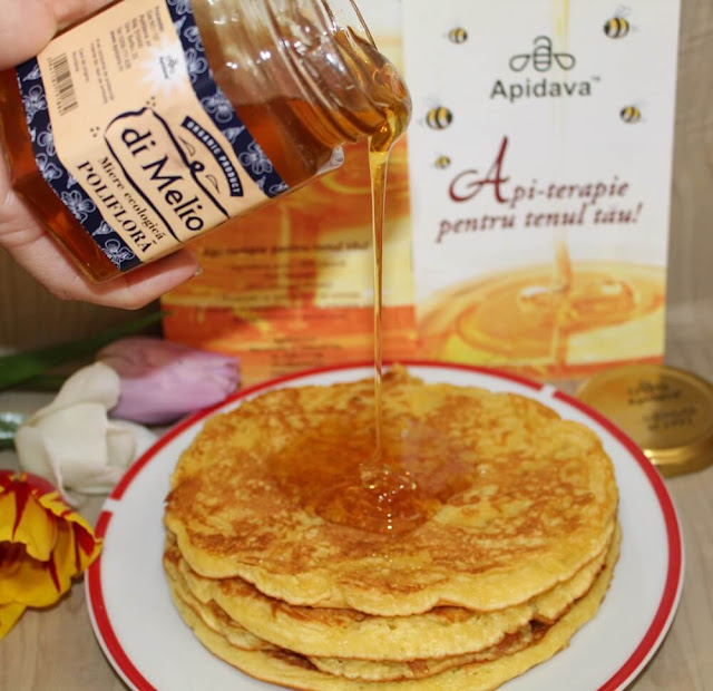 Pancakes cu miere ecologică polifloră di Melio de la Apidava