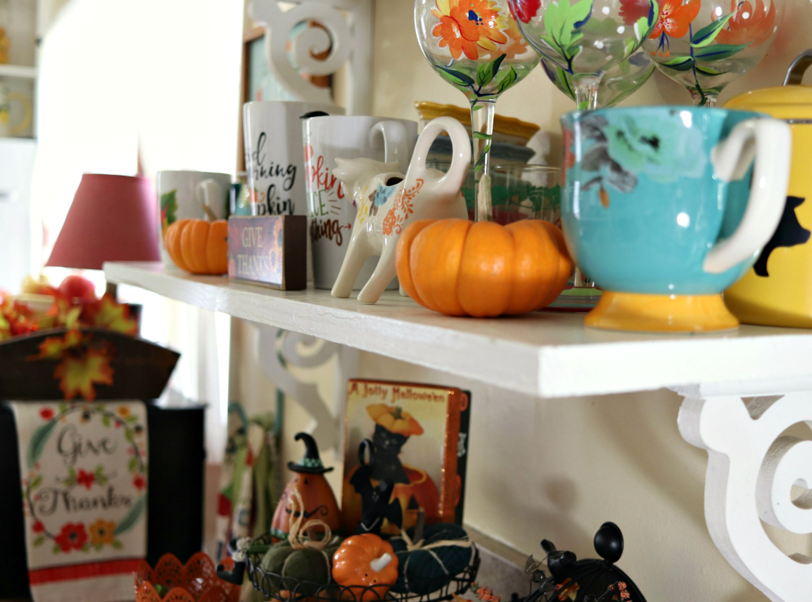 A Colorful Fall Cottage Home Tour Pillows