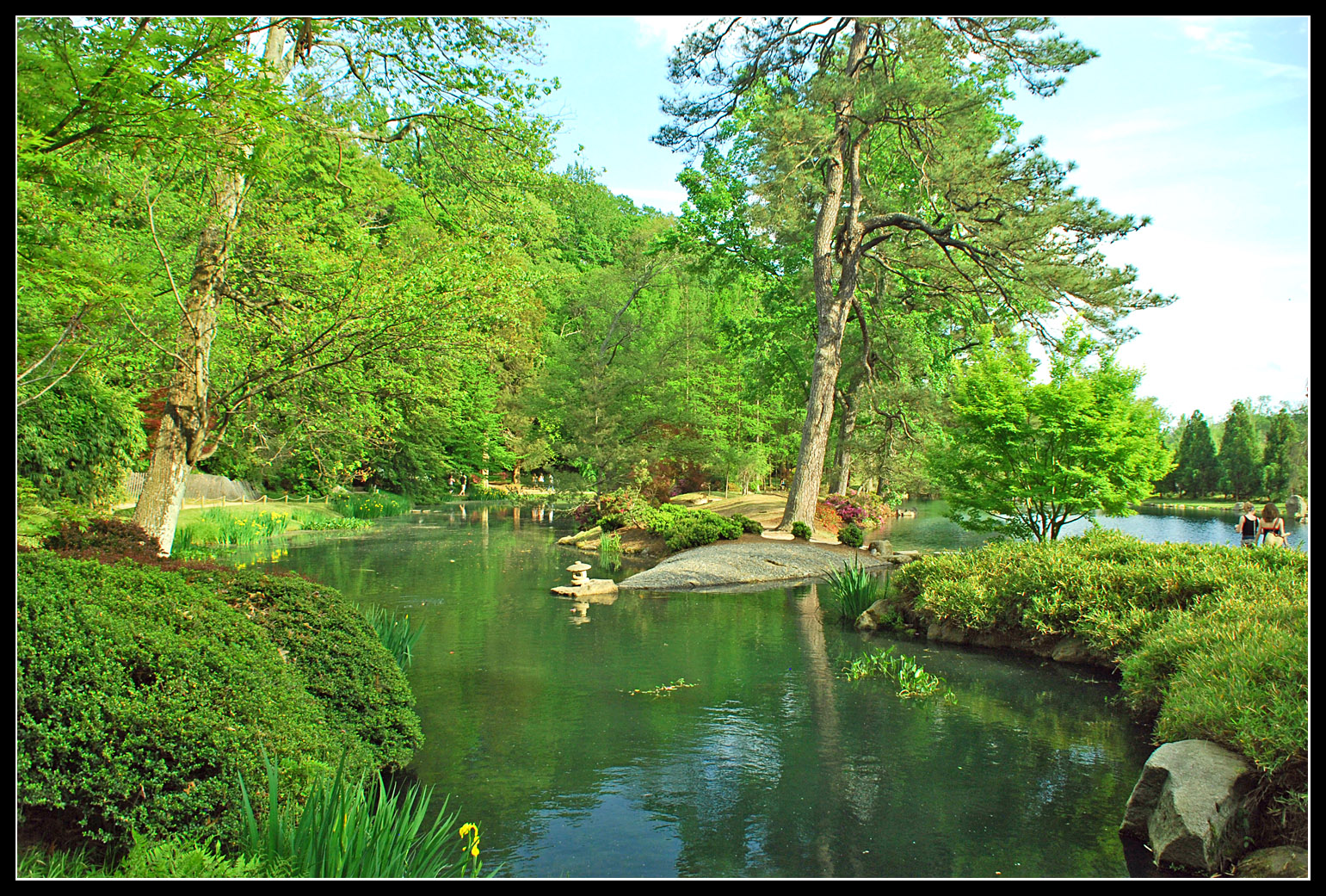 Japanese Zen Garden: Zen Bridge - Pond - Path