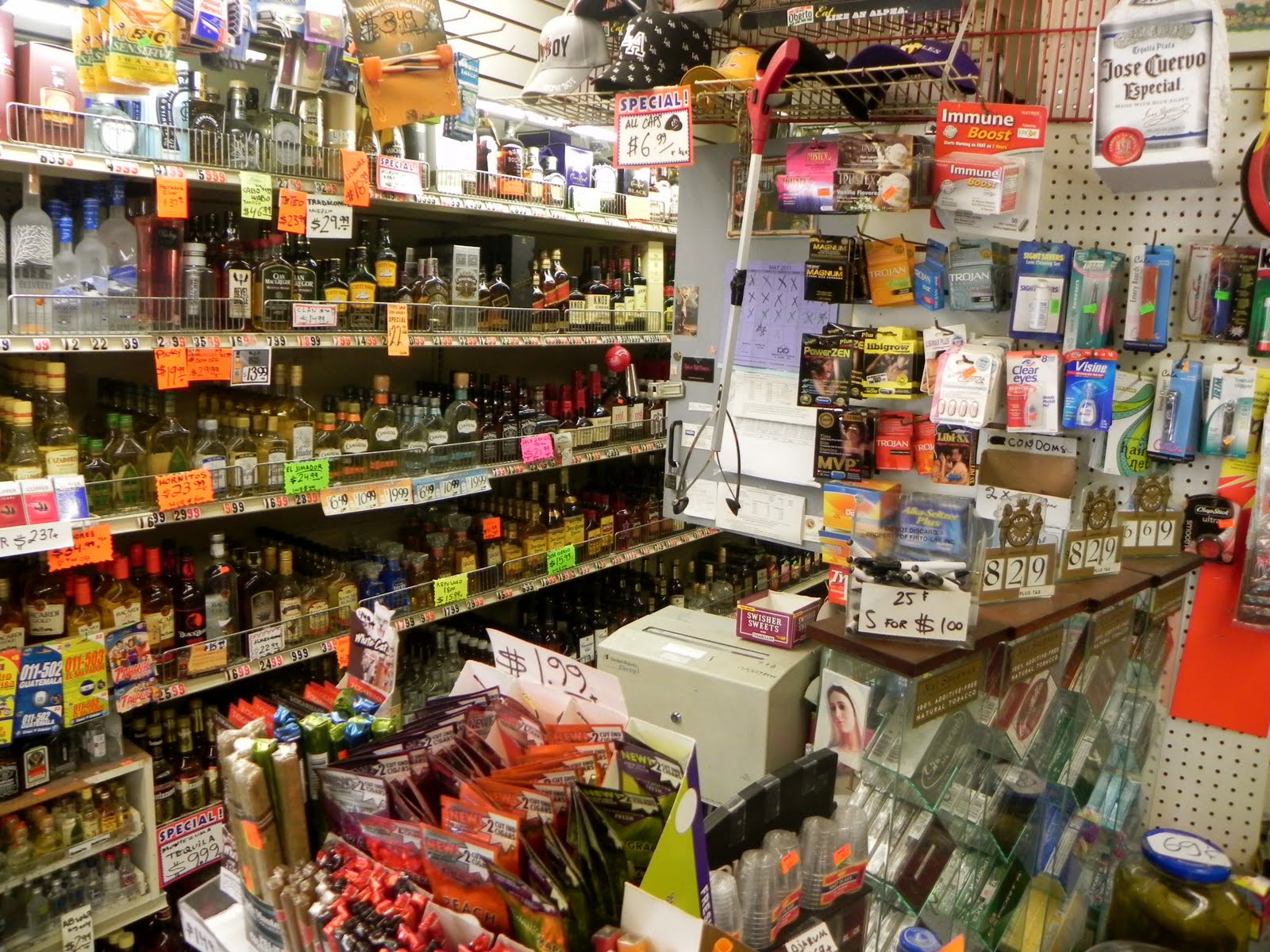 WadidoLA Views Liquor store in Venice