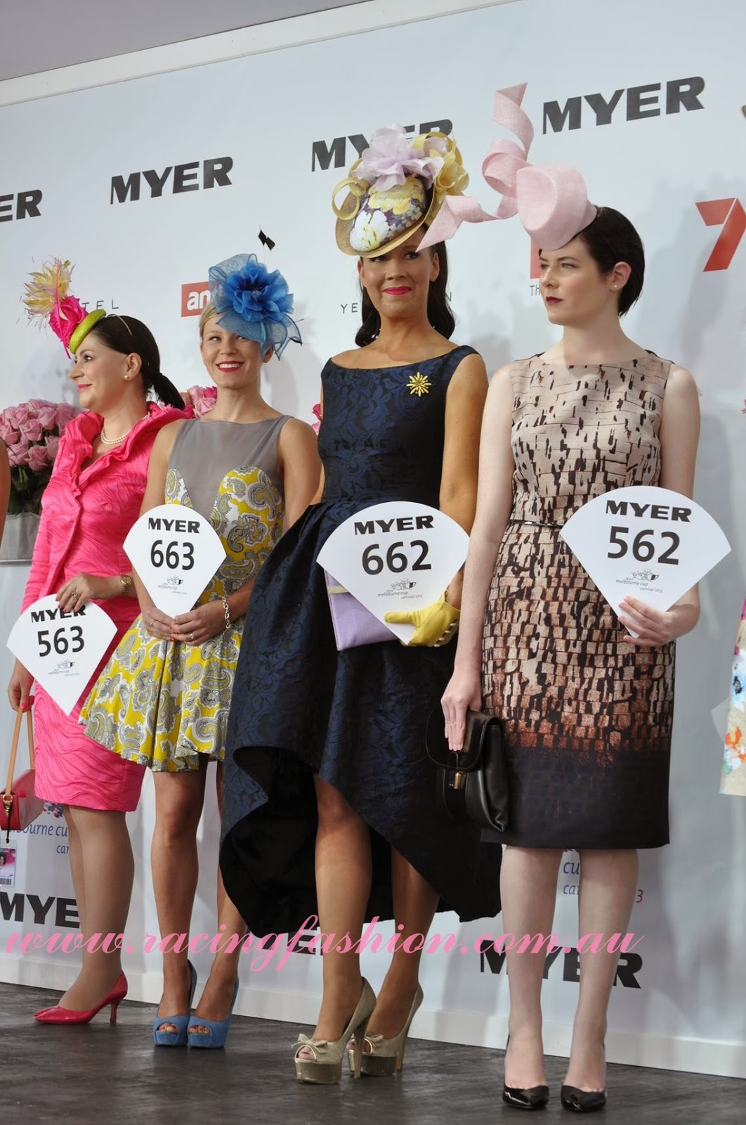 Racing Fashion: Fashions on the Field Oaks Day with Fashions on the ...
