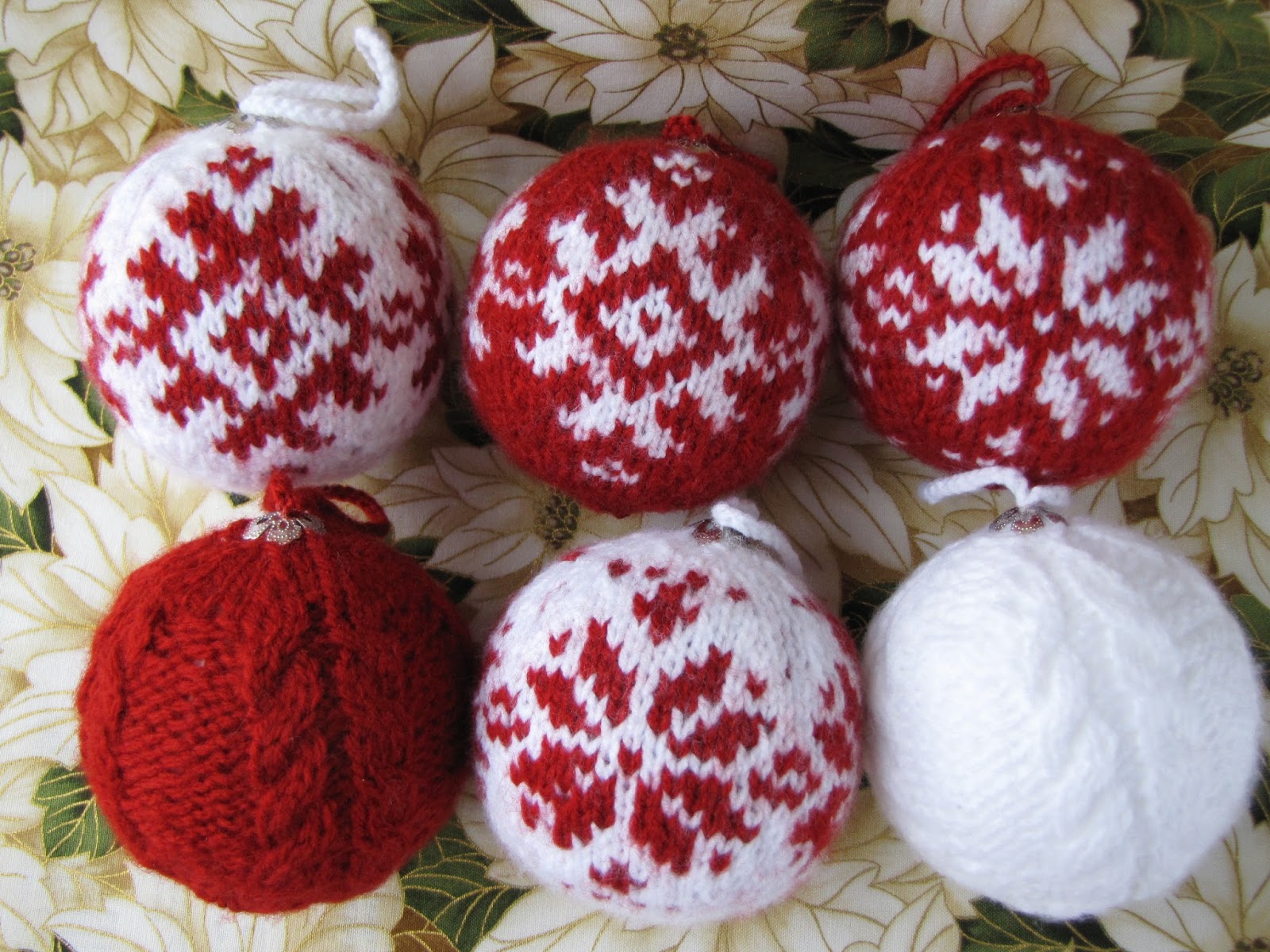 шары вязание спицами. вязаные елочные игрушки. вязаные новогодние шарики. шары вязание спицами. вязаные новогодние шарики.