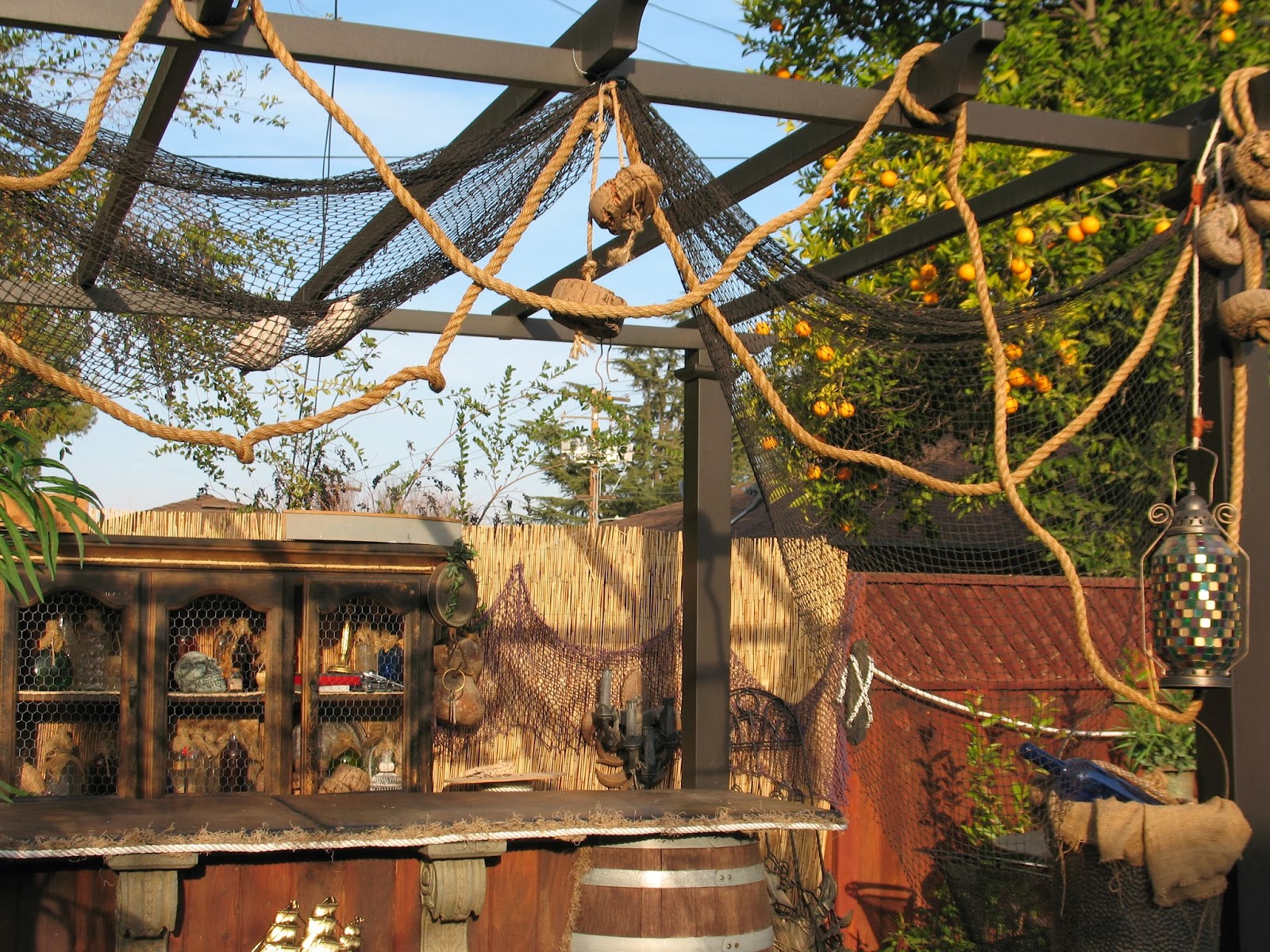Artsy Fartsy: Pirate Bar