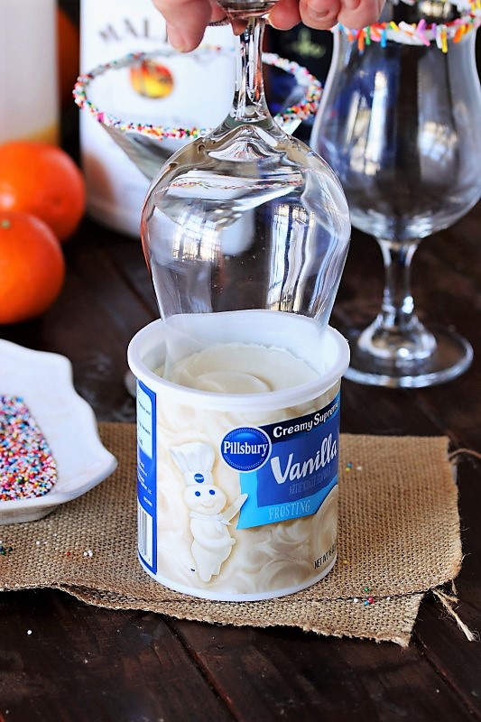 How to Make a SprinklesRimmed Glass for Cocktails The Kitchen is My