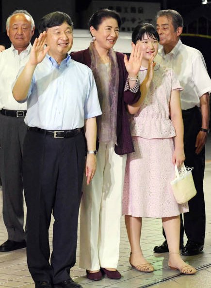 Emperor Naruhito, Empress Masako, and Princess Aiko visited Suzaki Imperial Villa for spend their summer holiday