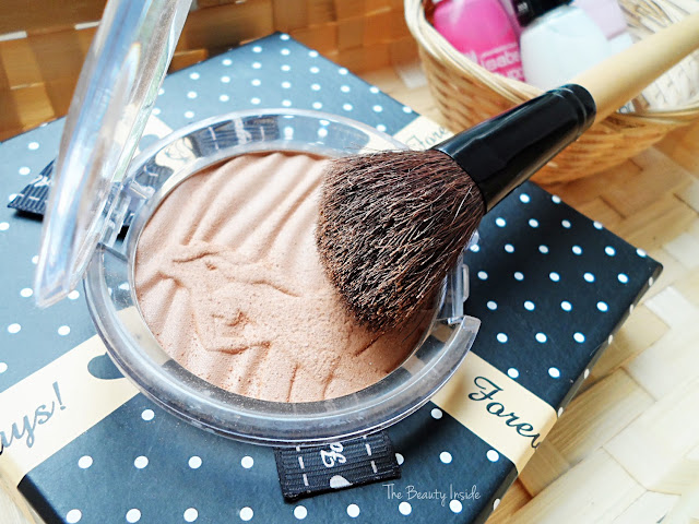 Sun Club shimmer bronzing powder by Essence review