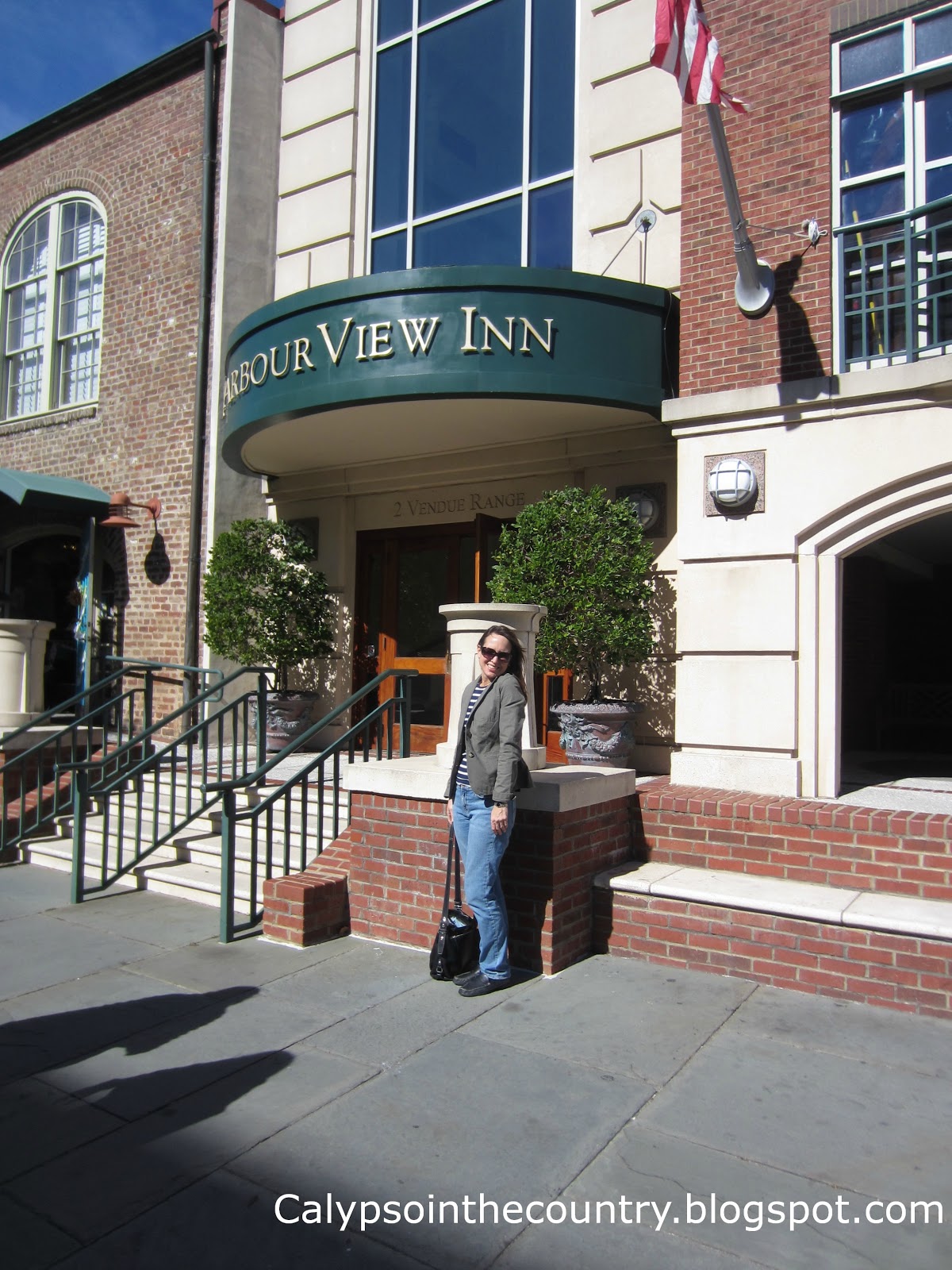 Harborview Inn Front Entrance