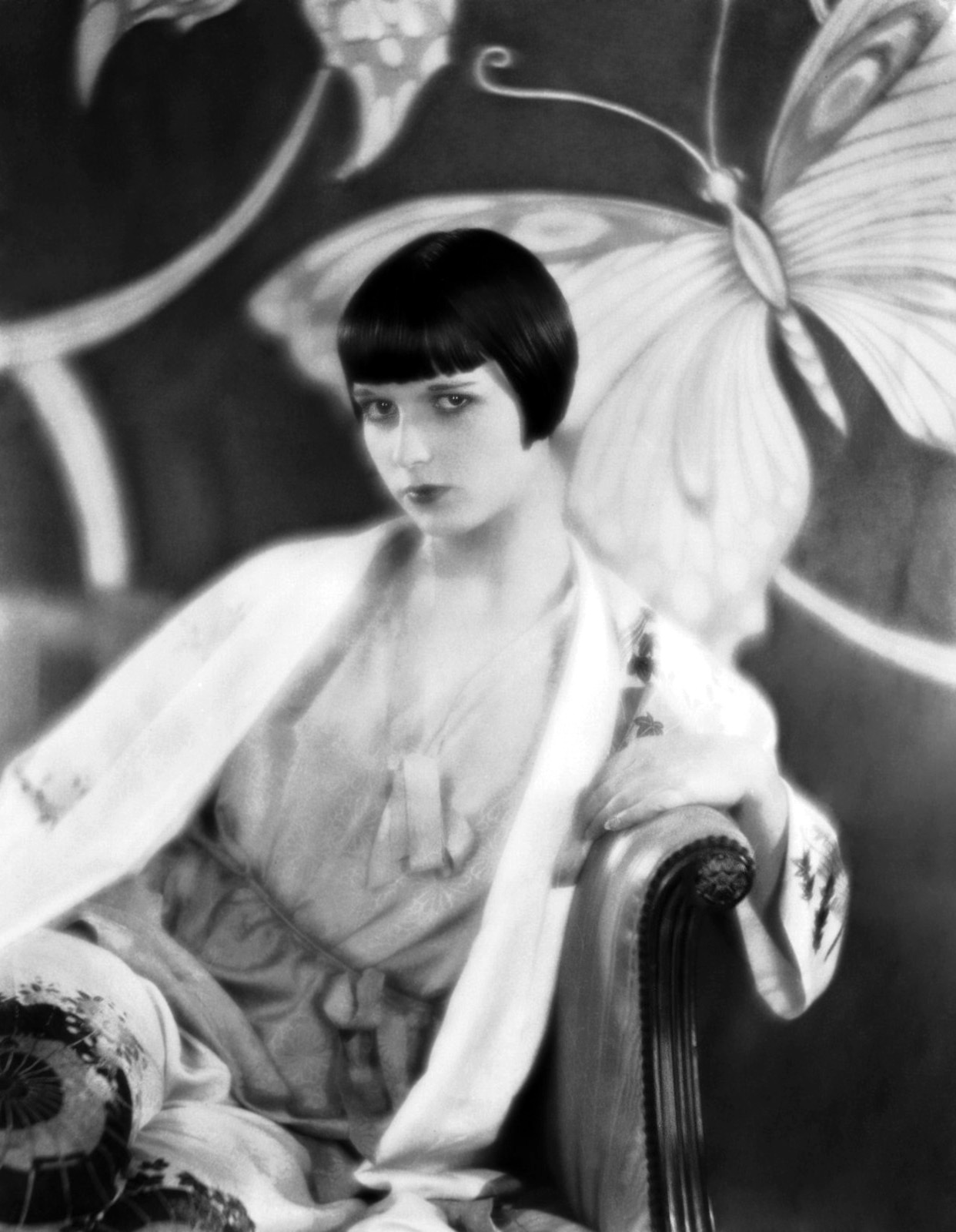 4 Door Corvette >> The Girl With the Bob – 27 Stunning Portraits of Louise Brooks in the 1920s ~ vintage everyday 4 Door Corvette >> The Girl With the Bob – 27 Stunning Portraits of Louise Brooks in the 1920s ~ vintage everyday
