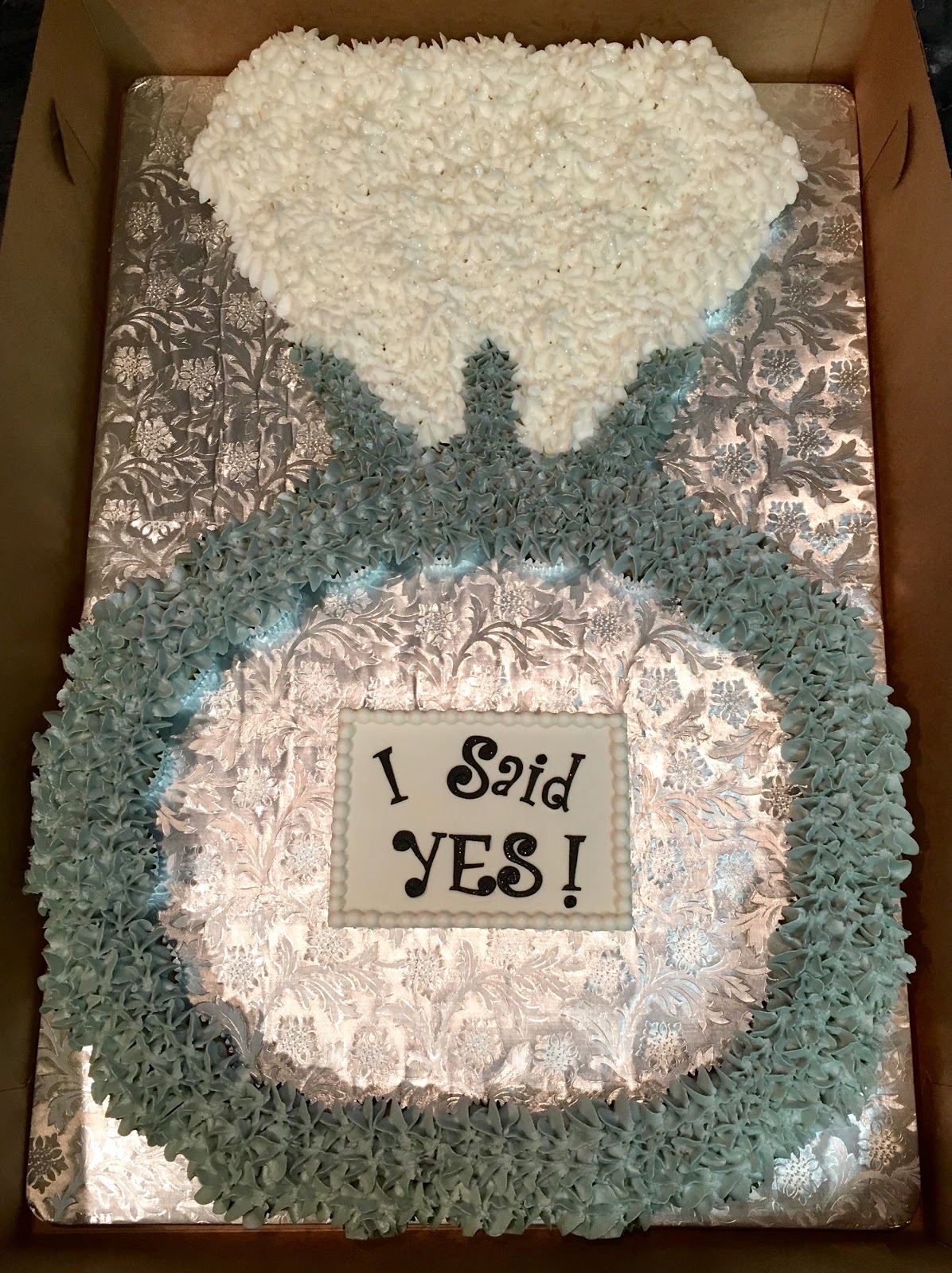 MyMoniCakes Pull apart cupcake engagement ring