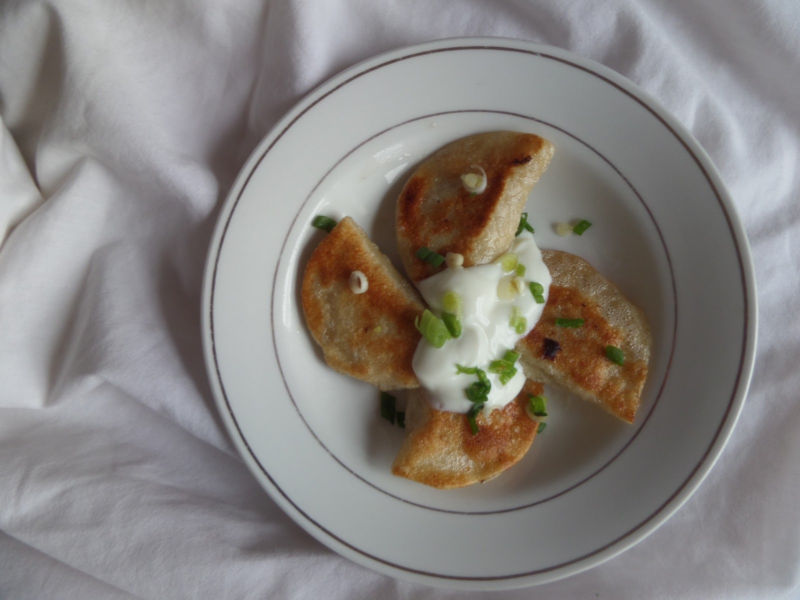 Potato and sauerkraut pierogi // Pierogi à la pomme de terre et