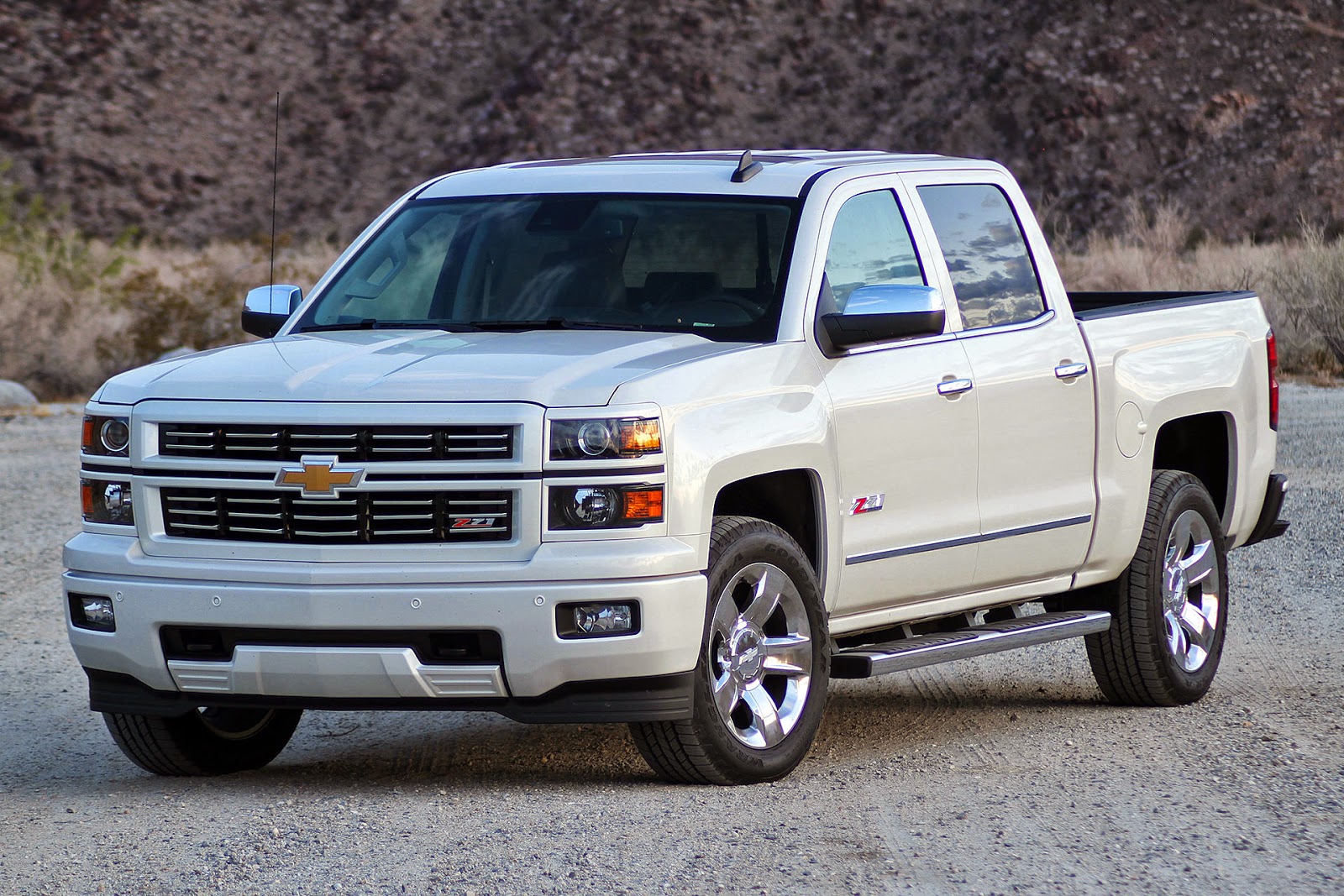 © Automotiveblogz: Chevrolet Silverado 1500 Custom Sport: Quick Spin 2015