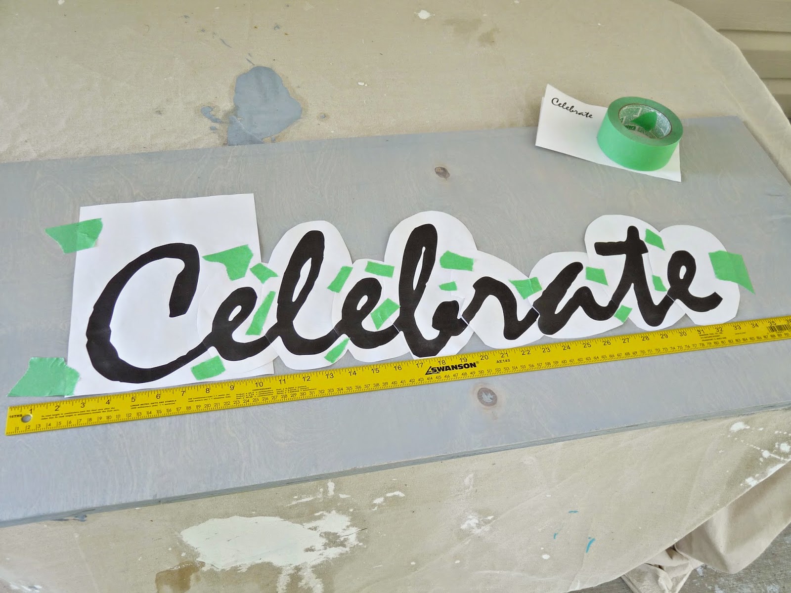 DIY LED and Plywood Sign with Text Celebrate Holiday Art Dans le