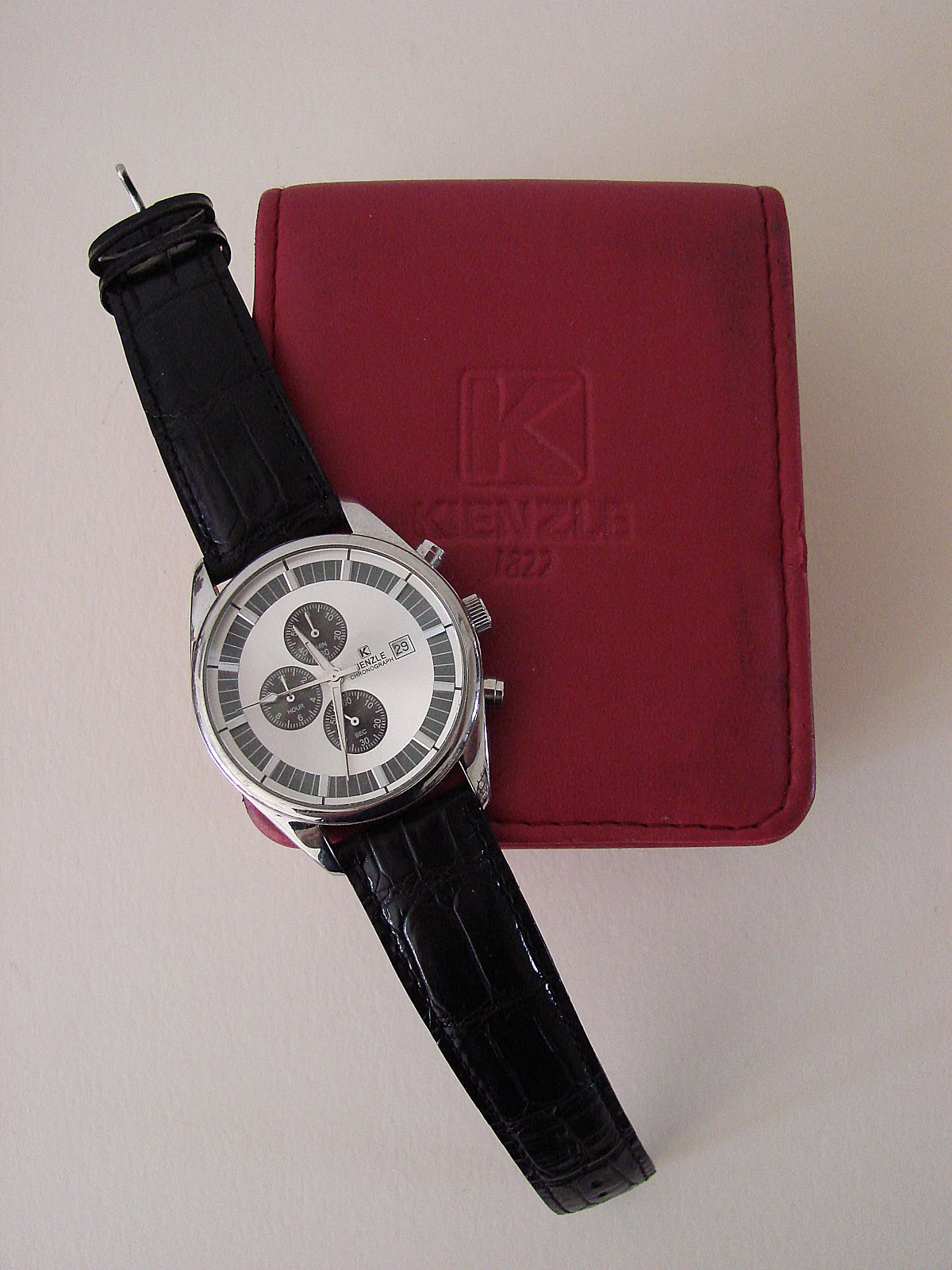 Kienzle Quartz KIENZLE CORE K3081013051-00317 with Leather Strap, Da