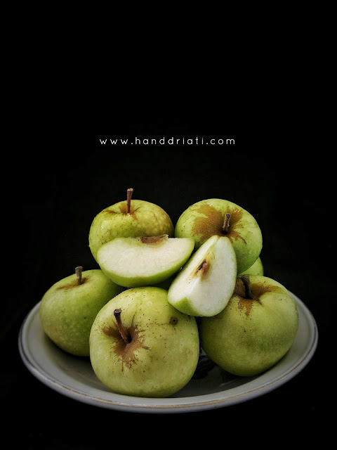 Cara Edit Foto "Dark and Moody Food Photography" Menggunakan Snapseed