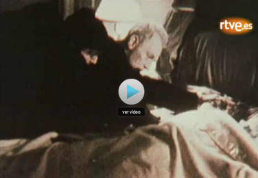 Fotograma de la noticia de RTVE para conmemorar el 35 aniversario de la película El exorcista, de William Friedkin - Cine de Escritor