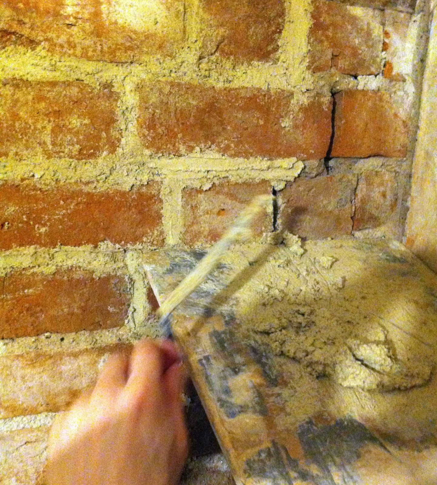 LongDistanceDIY Raking out and Repointing Lime Mortar