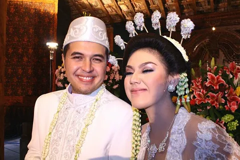 Menikah dengan mantan