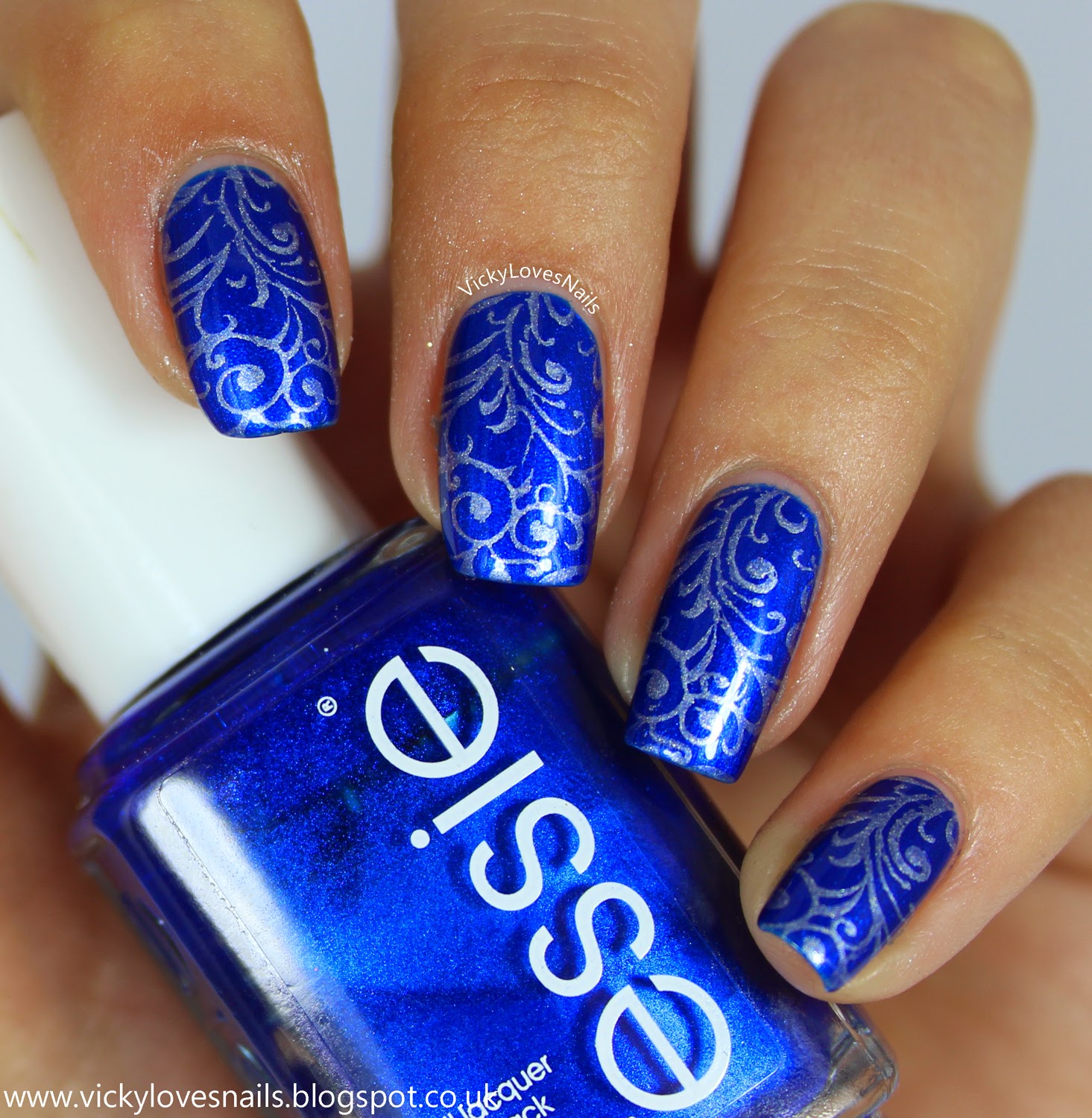 Vicky Loves Nails!: Pick A Polish: Essie - Aruba Blue