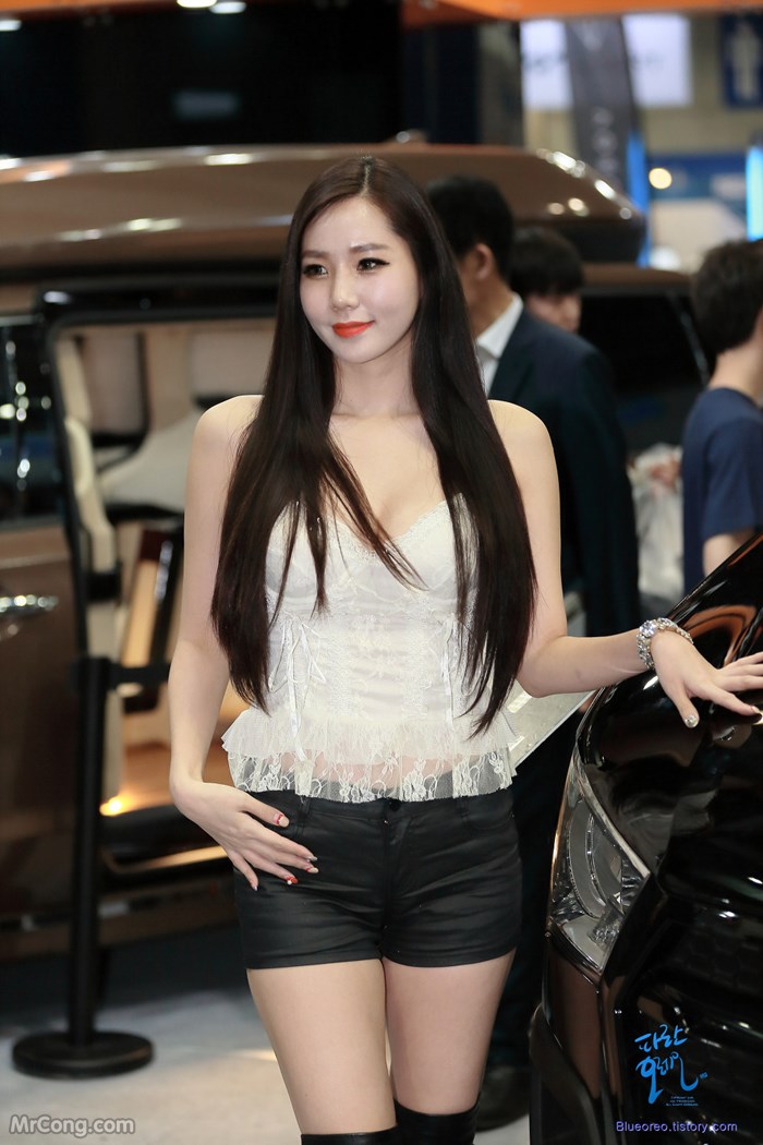 Lee Ji Min Beauty at the Seoul Motor Show 2017 (51 photos) photo 2-16