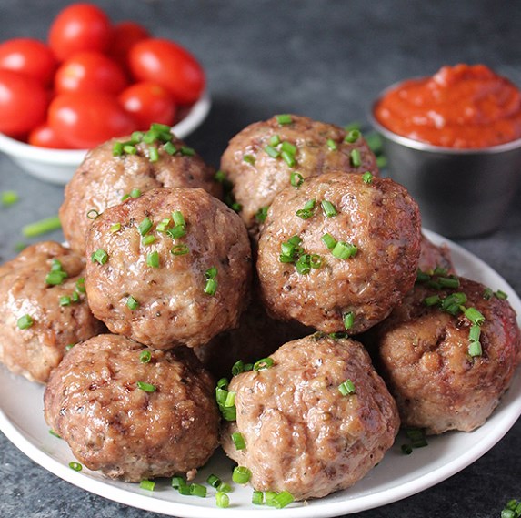 EASY OVEN BAKED PALEO MEATBALLS #healthy #diet EASY OVEN BAKED PALEO MEATBALLS #healthy #diet