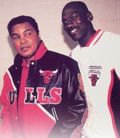 64 Historical Pictures you most likely haven’t seen before. # 8 is a bit disturbing! - Muhammad Ali & Michael Jordan, 1992