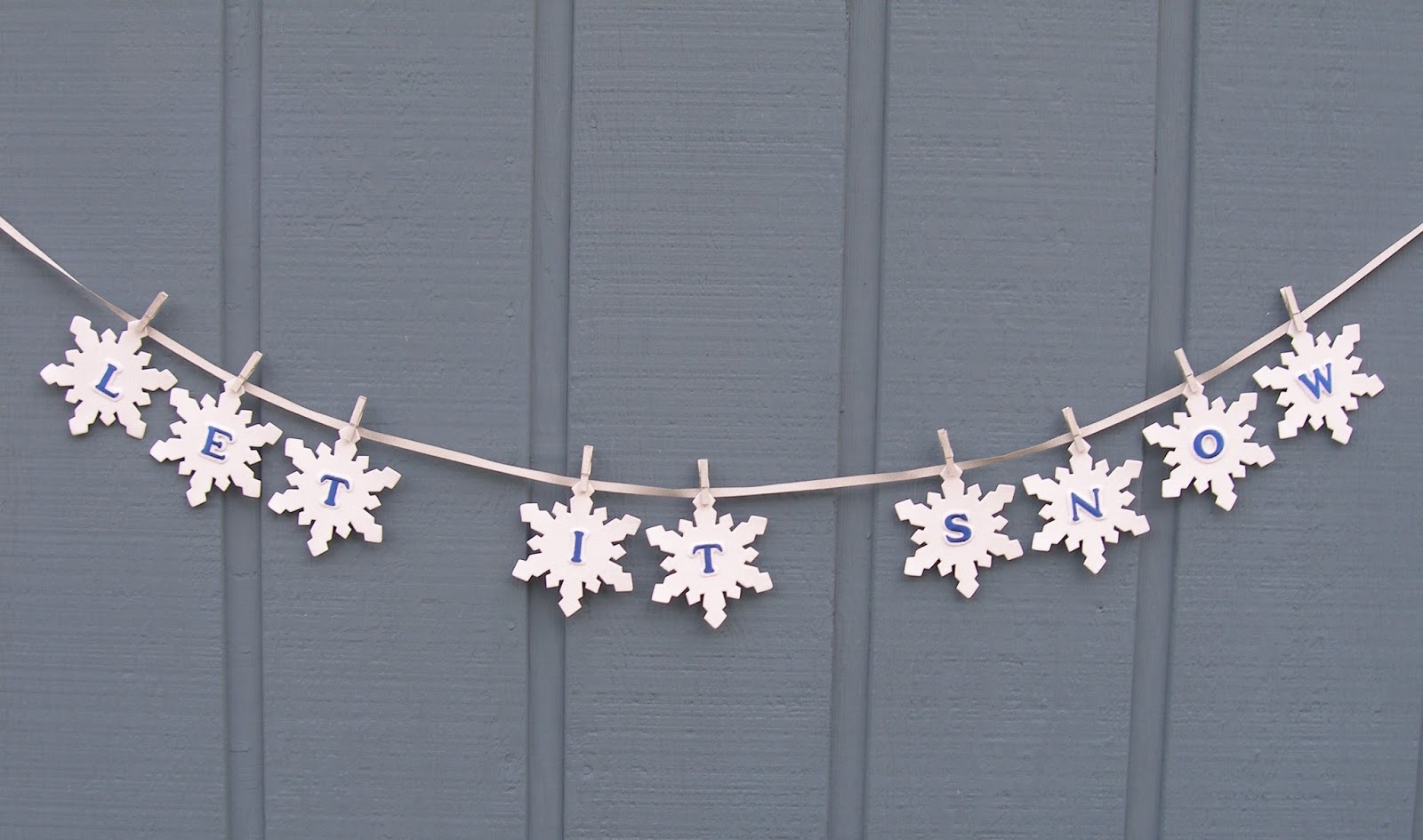 Creating with Joy Let It Snow Garland