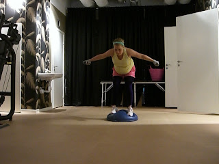 %2523%2Bstyrketr%25C3%25A4ning%2Bf%25C3%25A4rgglatt%2B%25286%2529 - Styrketräning för axlar, bröst och lite armar