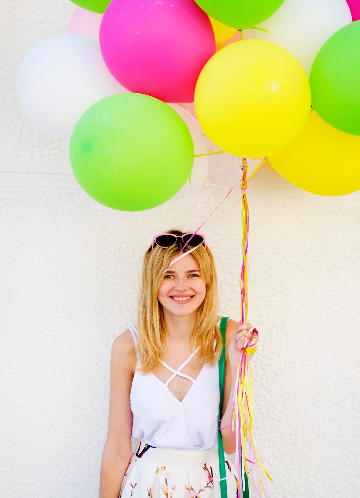  http://www.dressfo.com/p/trendy-spaghetti-straps-solid-color-tank-p_7989.html?lkid=417