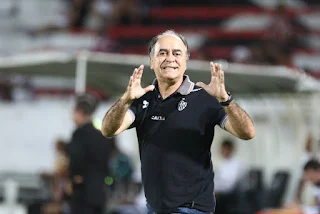 No Galo, o ataque faz e a defesa sofre