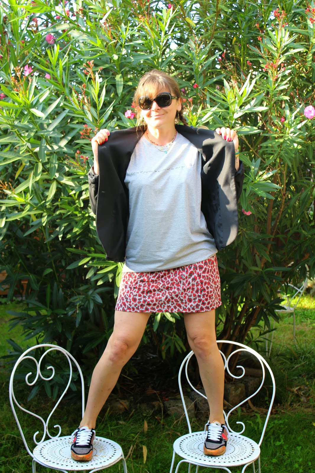 GLOBEMODE SOUS LES JUPES DES FILLES GLOBEMODE SOUS LES JUPES DES FILLES