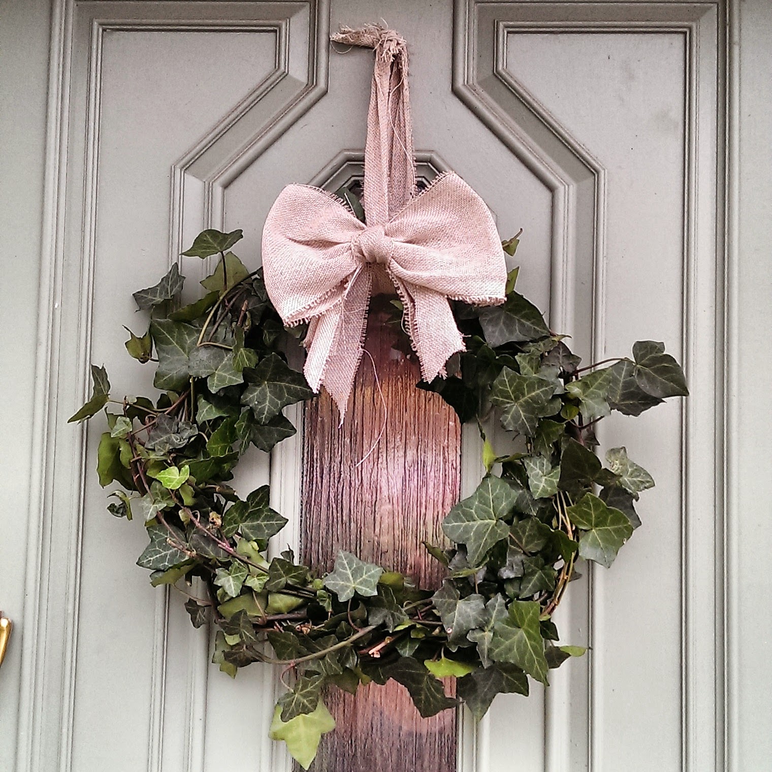 Ivy Wreath Brick Dust & Glitter