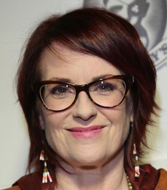 Short Hairstyles For Women With Glasses Say Bye To Old Looking