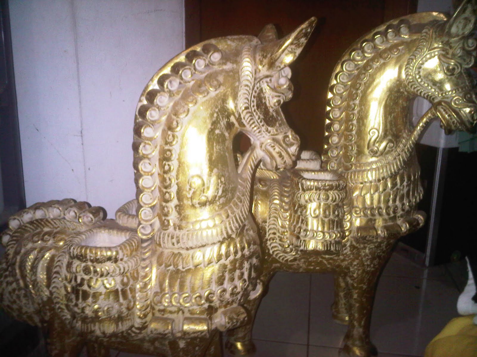 Seni Kuno Di Jual Keramik  Kuda Trojan Emas Besar Gold 