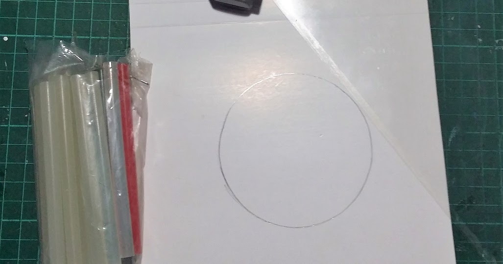 ScrapSenSations Glue Gun Circle Frame