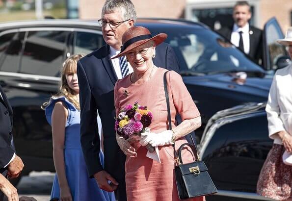 Danish Queen Margrethe visited City Harbor in Sønderborg. The Queen was welcomed by Mayor Erik Lauritzen