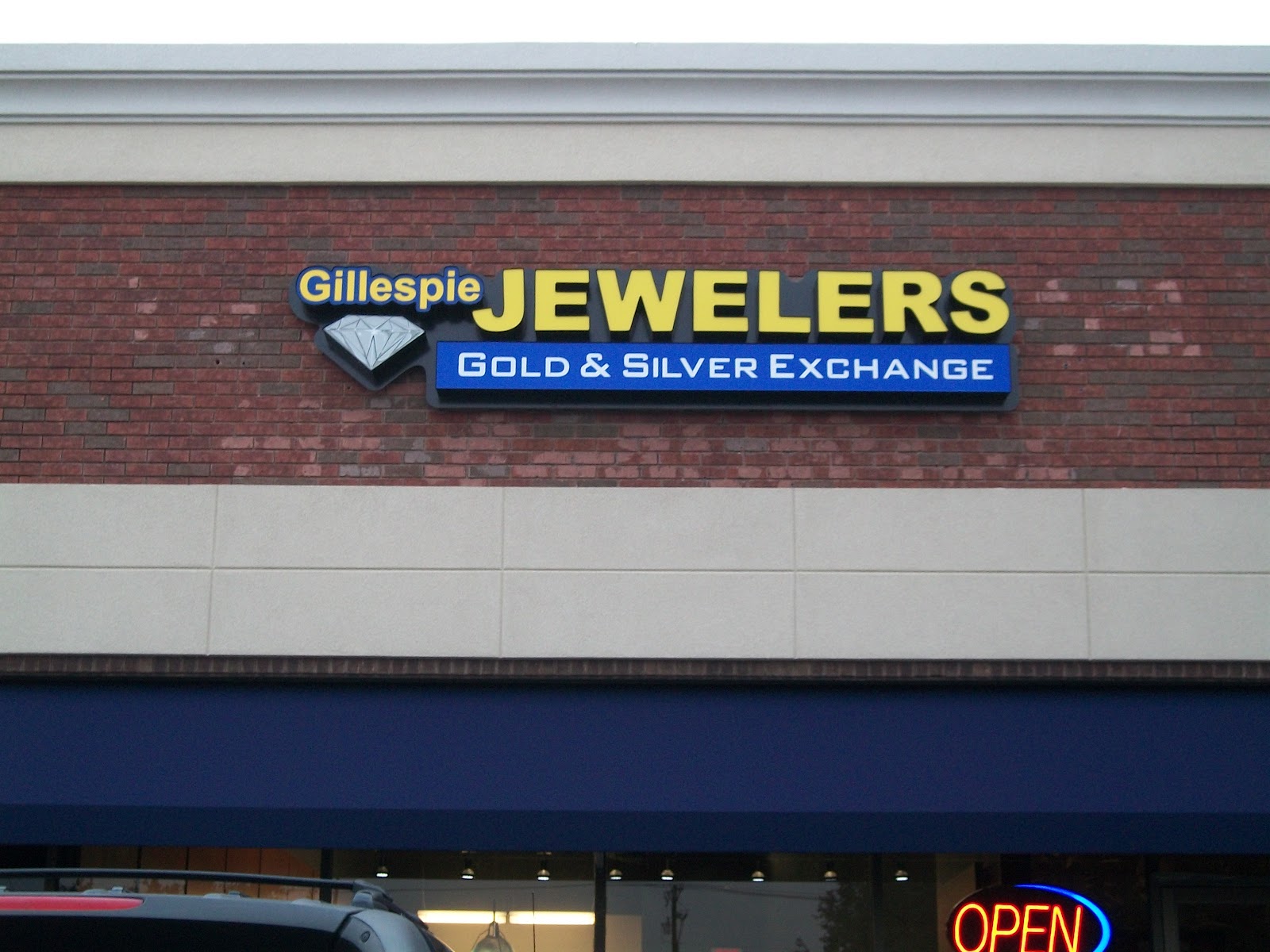 Razor Signs: Razor Signs uses different sign face materials