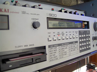 AKAI S900 12bit oldschool sampler
