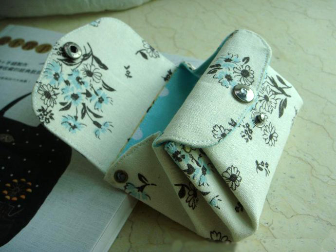 Accordion Folded Wallet. Free Sewing Pattern and Tutorial. Step by step DIY