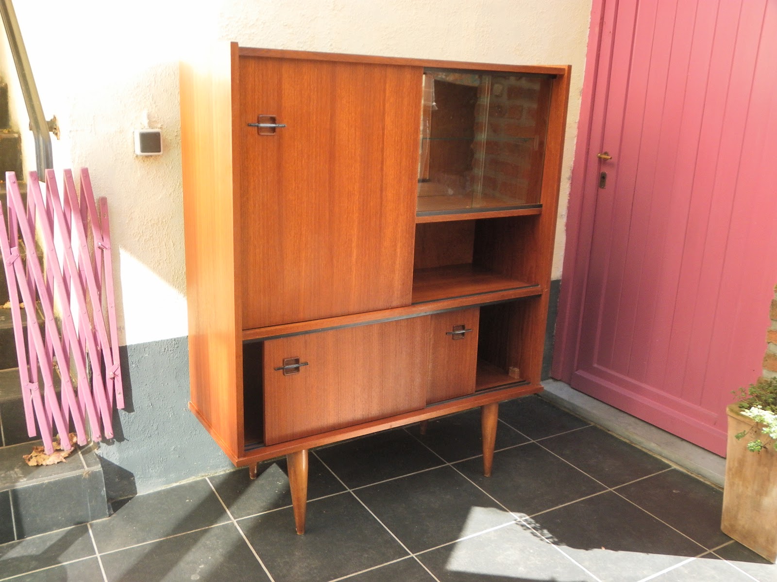 Lucie la chineuse Meuble vitrine des années 60