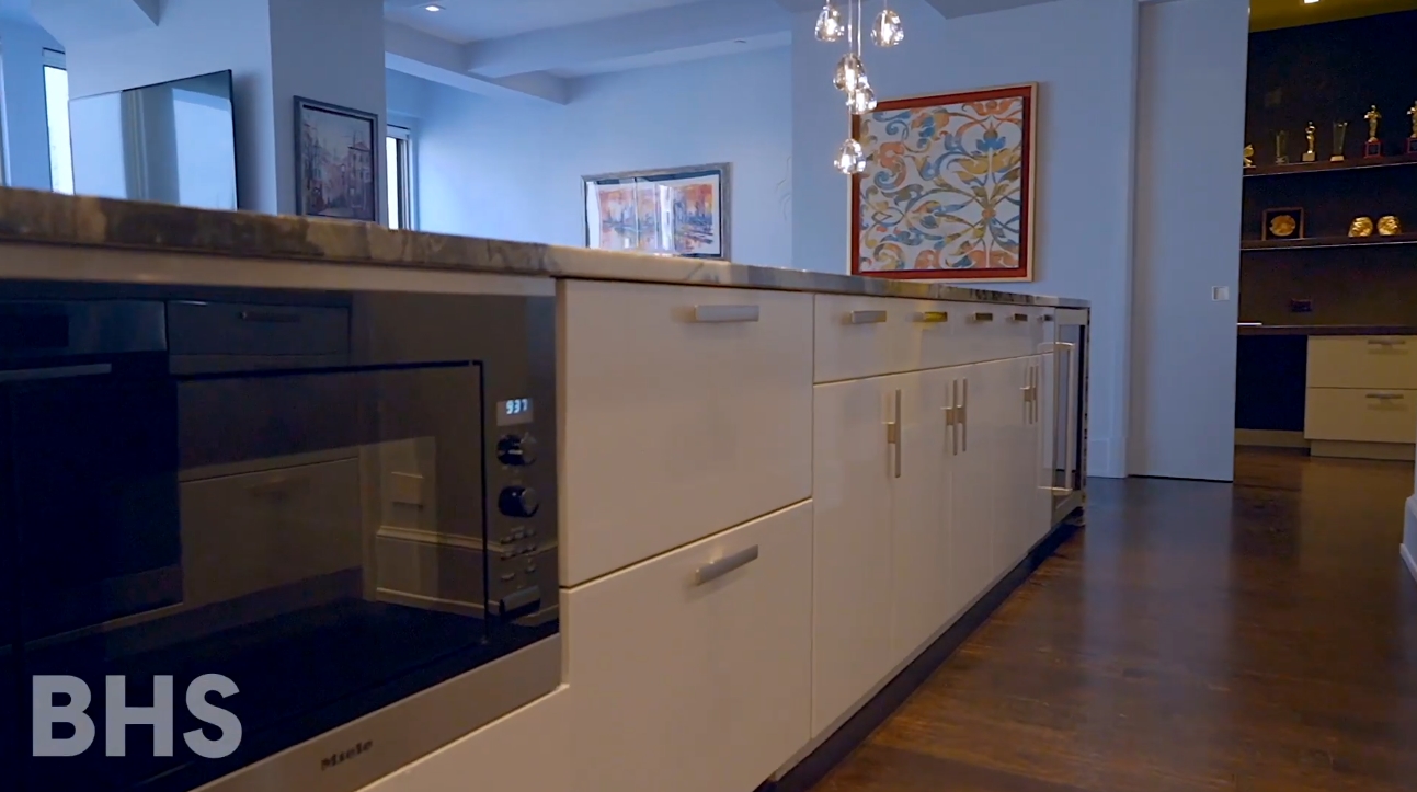 14 Photos vs. 130 W 30th St #17A, New York City Condo Interior Design Tour